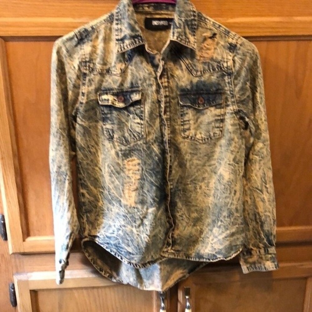 Encrypted long sleeve lightweight denim button down size 10/12